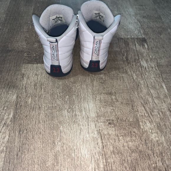 Jordan 12’s Size 7 - Picture 4 of 5